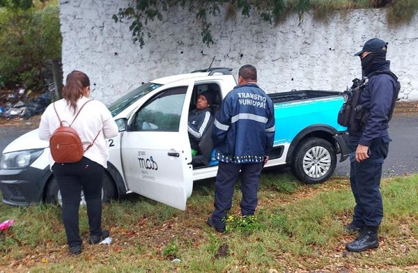 TRABAJADOR DE GRUPO MAS SE DA ¡PATINÓN Y TRANCAZO!