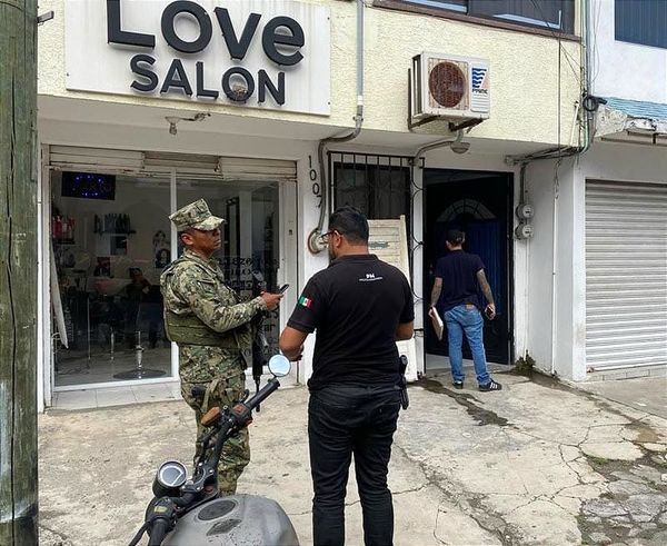 ¡ASALTO DE 100 MIL PESOS! - LA SIGUIERON SALIENDO DEL BANCO, Y LA ENCAÑONARON