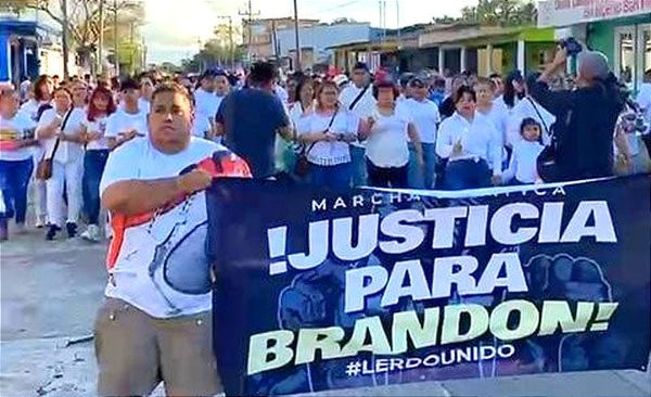 ¡PIDEN JUSTICIA Y PAZ! - ¡“ABRAZOS Y NO BALAZOS?, UN BALAZO MATÓ A MI HIJO”!