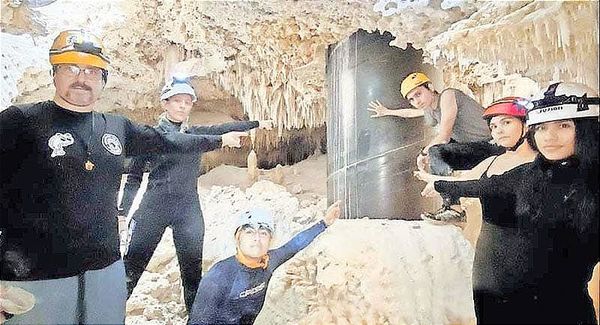 ¡ECOLOGISTAS EXHIBEN CUEVAS PERFORADAS POR LOS PILARES DE HIERRO Y CEMENTO!