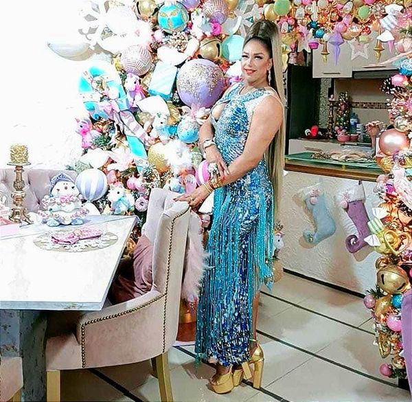 PERLA GRINELLI ESTÁ DE MANTELES LARGOS!