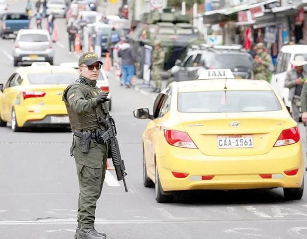¡ECUADOR ADVIERTE A SOLDADOS POR POSIBLE ENVENENAMIENTO EN LA COMIDA DONADA!