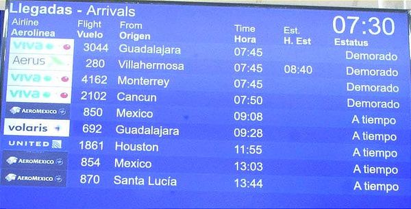 ¡OCHO VUELOS RETRASADOS!