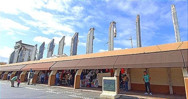 ¡DEMOLERÁN HASTA LAS COLUMNAS! -*DE LA EX BODEGA PORTUARIA DONDE SE CONSTRUYE LA PLAZA HEROÍSMO VERACRUZANO