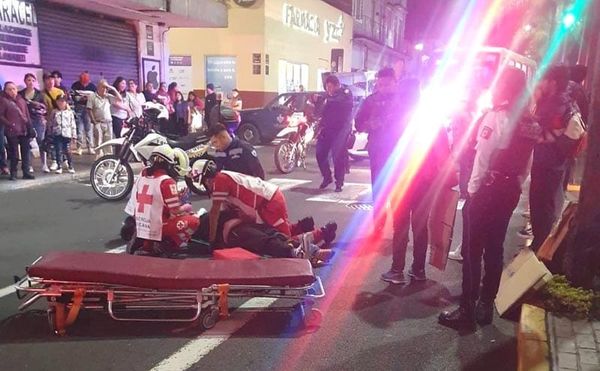 ¡“JUNIOR” BORRACHO ATROPELLA Y DESTROZA LAS PIERNAS A JOVEN!