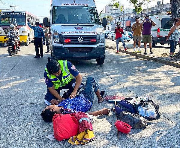 ¡LO ATROPELLAN Y SE QUEDA DORMIDO! -EN LA AVENIDA SALVADOR DÍAZ MIRÓN