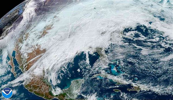 ¡NIEBLAS, CALOR Y DEL SURESTE!