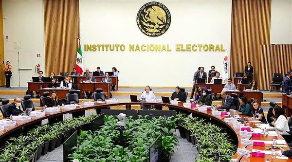 ¡HAY “PISO PAREJO”! -*Habla la árbitra del INE; les va aplicar la Ley  *No se pasen, se las va a aplicar