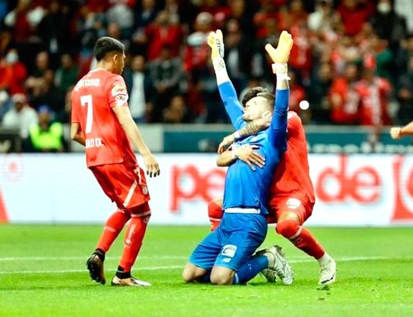 ¡LE PEGA TOLUCA AL SANTOS DE NACHO AMBRIZ! - |DE PENAL