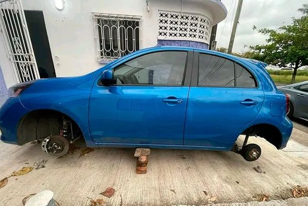 ¡VUELVE ATACAR BANDA DE ROBA-LLANTAS! - DEJARON TRES AUTOS SOBRE LADRILLOS CON TODO Y QUE TRAÍAN BIRLOS DE SEGURIDAD