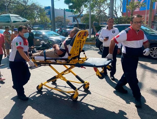 ¡MUJER MOTOCICLISTA ATROPELLA A PEATÓN!