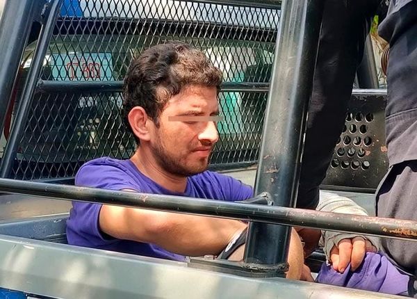 ¡YA SE LLEVABA UNA BICICLETA! - APROVECHÓ QUE EL DUEÑO COMPRABA REFACCIONES