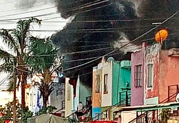 ¡FUEGO DEVORÓ VIVIENDA EN FORTÍN! - NO HUBO HERIDOS NI INTOXICADOS