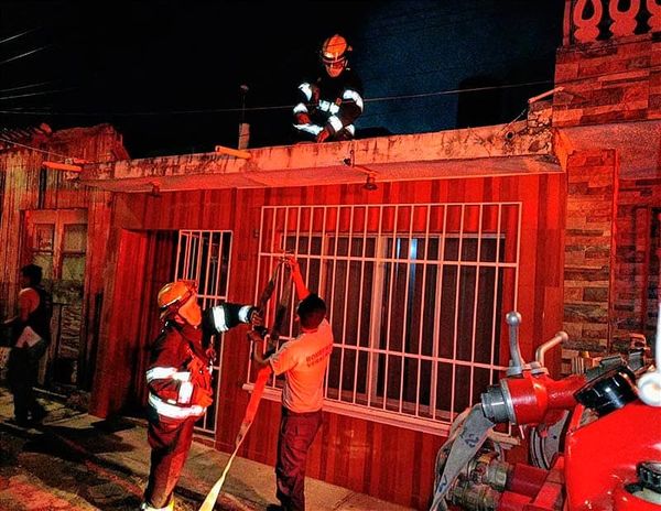 ¡INCENDIAN OTRA CASA ABANDONADA!