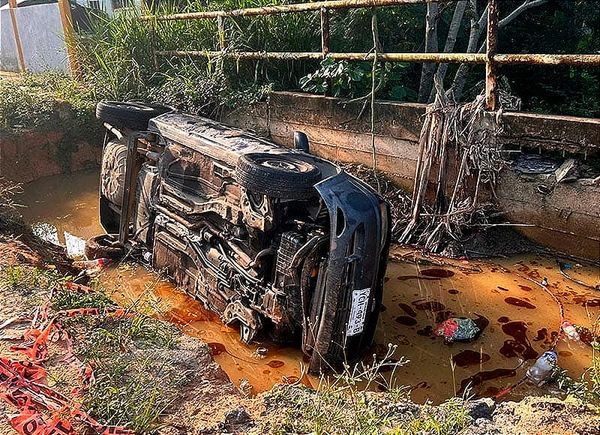 ¡AL SOCAVÓN! - Y AHÍ LOS TRIPULANTES LO DEJARON ABANDONADO