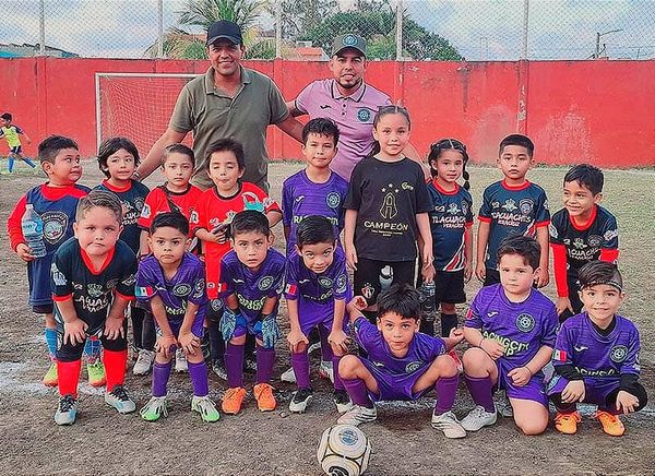 ¡LEONES NEGROS SE MIDE A VERANORTE BLANCO! - EN LA BICENTENARIO  *Continúa la Fecha 8