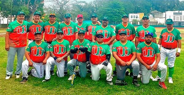 ¡POLLOS Y COMPADRES GANAN EN LOS PLAYOFFS DE PLAYA DE VACAS!