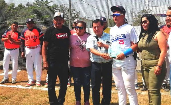 ¡EMANUEL MARTÍNEZ EMPIEZA A HACER MALETA...!