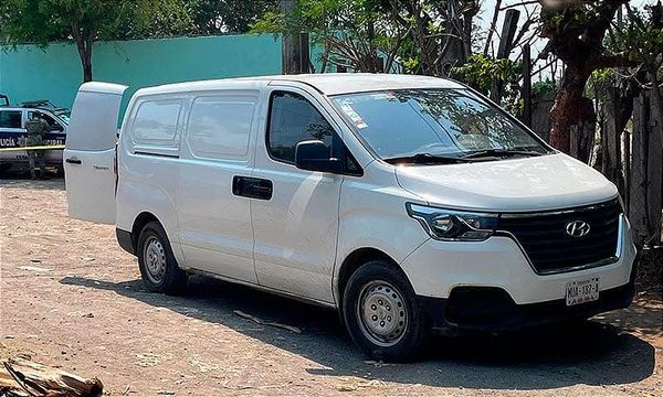 ¡SALEN A REPARTIR ASALTOS! - *EL VEHÍCULO FUE ABANDONADO DESPUÉS DE COMETER VARIOS ATRACOS