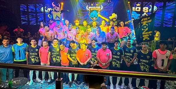 ¡HOY ESTRENAN! - VAN CONTRA LA NARANJA MECÁNICA DE XIUTE