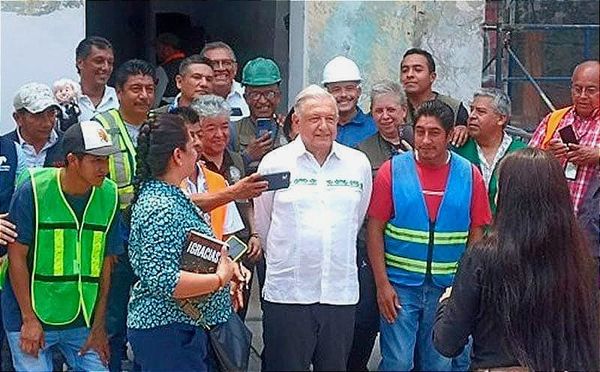 ¡HASTA LE FUE A ECHAR UN OJO A LA CASA DONDE VIVIÓ JUÁREZ!