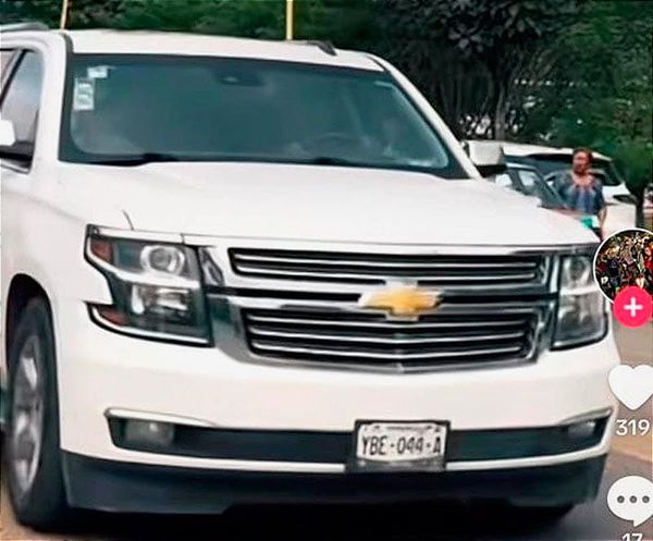 ¡USAN CAMIONETAS CHOCOLATES Y OFICIALES EN CAMPAÑA DE NAHLE!