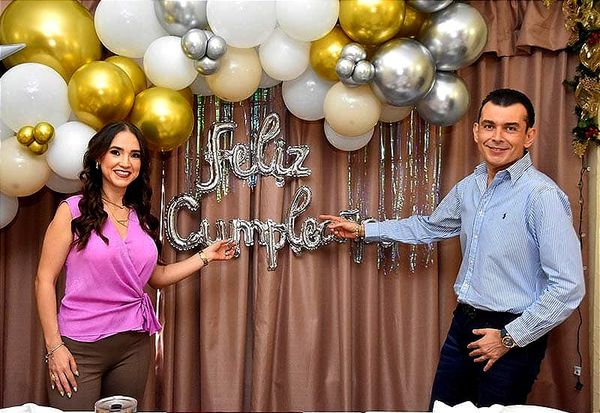 UN DÍA LLENO DE AMOR, REGALOS Y BUENOS DESEOS...