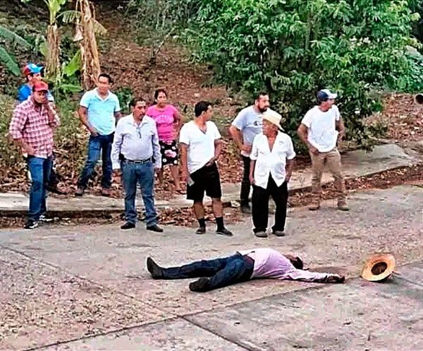 ¡DESNUCADO AL CAER DEL CABALLO!