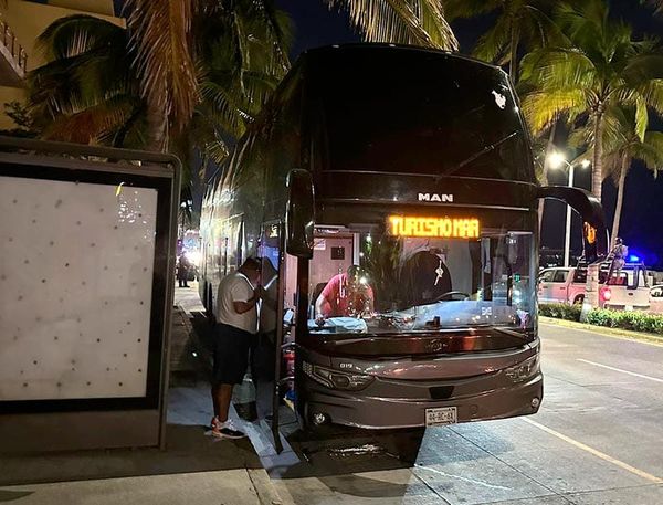 ¡TURISTEANDO TIRA EL POSTE! - FRENTE A VILLA DEL MAR
