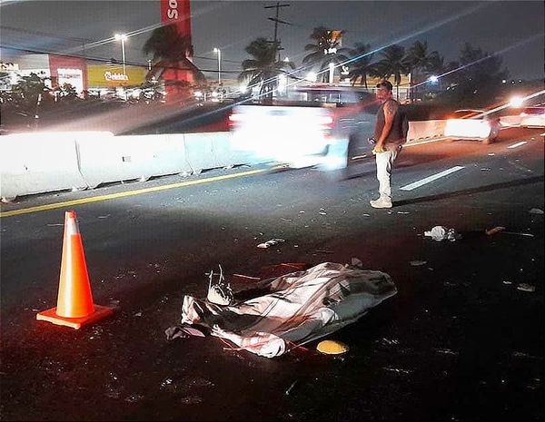 ¡QUEDÓ DESTROZADO! -  *SALIDA NORTE *EL TRAILERO NO SE PARÓ