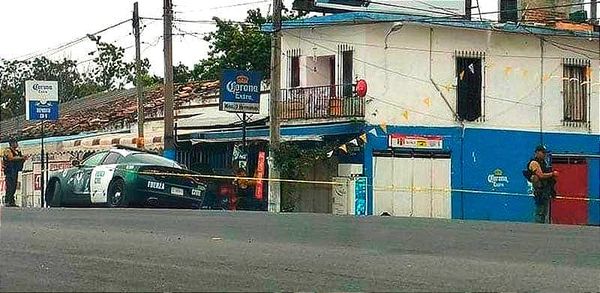 ¡CRIMEN EN PUENTE NACIONAL! - *LO MATAN FRENTE A UNA CANTINA