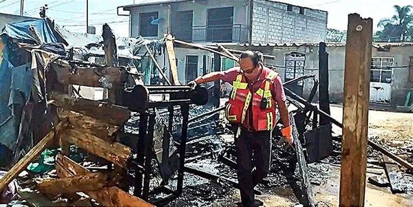¡POR UN CORTO CIRCUITO UNA FAMILIA LO PERDIÓ TODO! - *Colonia Linda Vista de Fortín