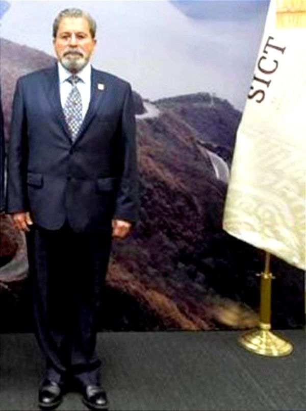 ¡LLEGÓ TISCAREÑO! - Es Ingeniero Mecánico Naval y Geógrafo