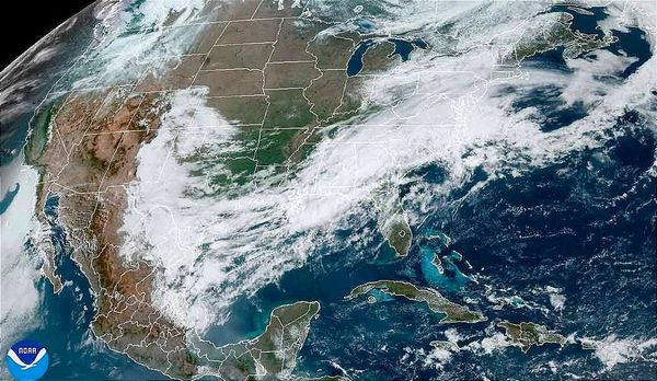 ¡"NORTE" PRIMAVERAL CON RACHAS FUERTES! - * SIGUE EL CALOR; PERO VUELA POLVO, ARENA Y BASURA