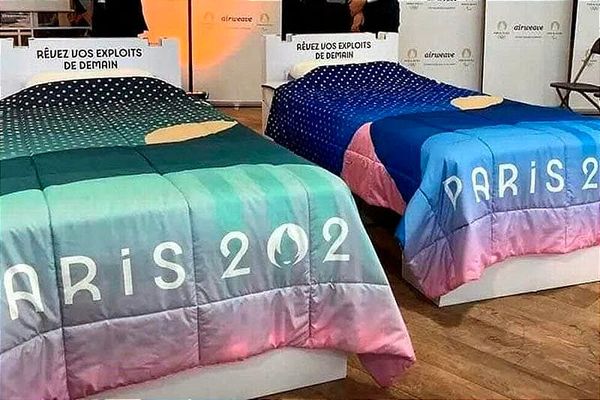 ¡LLEGAN LAS CAMAS “ANTI SEXO” A LA VILLA OLÍMPICA! - *EN LA CIUDAD DEL AMOR