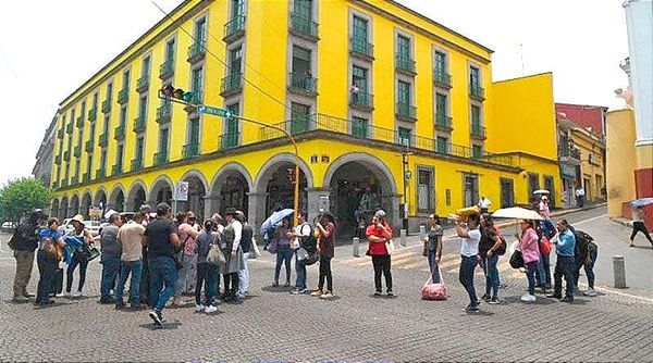 ¡VIAJAN POR SIETE HORAS A XALAPA  PARA NADA! - *Docentes Iban a Validación