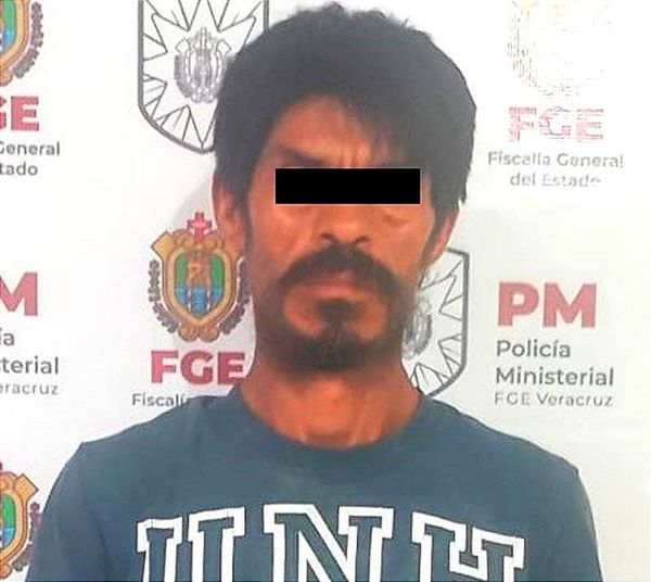 ¡MACHETEA A SU RIVAL DE AMORES!