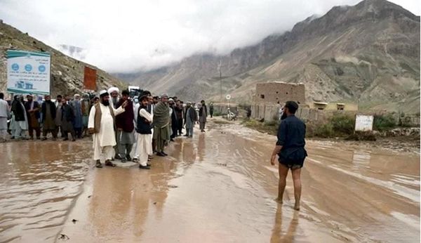 ¡TRESCIENTOS MUERTOS EN AFGANISTÁN!