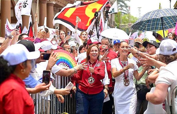 ¡CLAUDIA Y NAHLE DAN EL CERROJAZO!