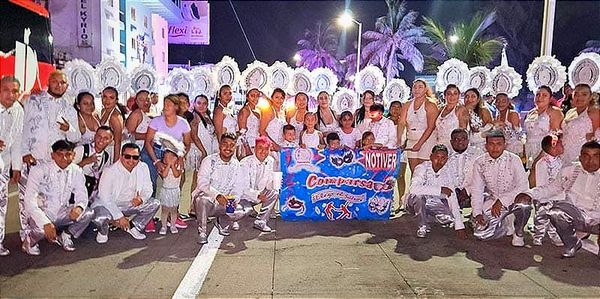 ¡NOTIVER EN EL CENTENARIO DEL CARNAVAL! - *El Super Carro Alegórico y Comparsa