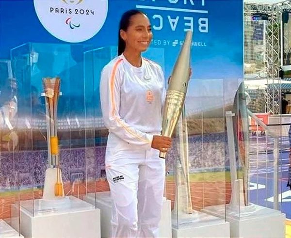 ¡PORTA DIANA FLORES ANTORCHA OLÍMPICA EN CANNES, FRANCIA!