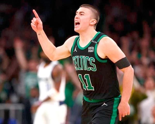 ¡CELTICS TOMA DOS JUEGOS DE VENTAJA SOBRE MAVERICKS!