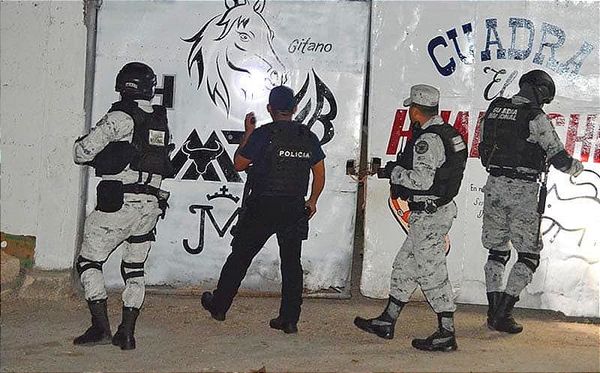 ¡TIROTEAN NEGOCIO DE CARNITAS EN LAS CHOAPAS! - *TESTIGOS VIERON HUIR A DOS HOMBRES EN MOTO