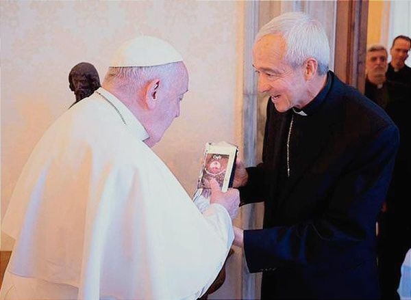 ¡LE LLEVA CAFÉ! - *Recibe el Papa Francisco al Arzobispo de Xalapa, Patrón Wong