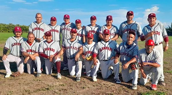 ¡GIGANTES GANA EL CLÁSICO ALVARADEÑO FRENTE A ROJOS EN SÚPER MASTER DE BÉISBOL!
