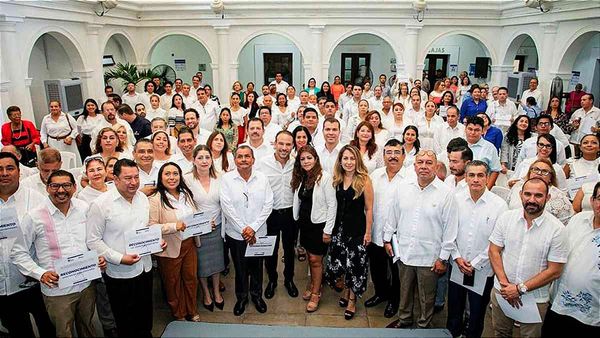 ¡UNÁNUE RECONOCE A 135 ABOGADOS POR LA DEFENSA DE LA JUSTICIA!