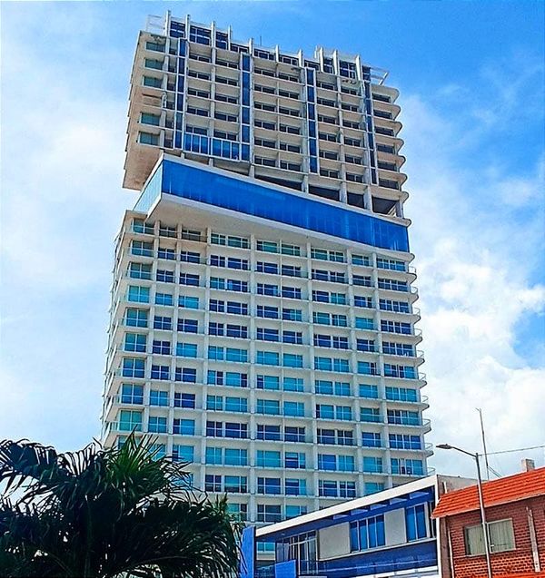 ¡SE AMPARAN POR LA “TORRE FEA”! - *EX REGIDORES PERREDISTAS CON POO