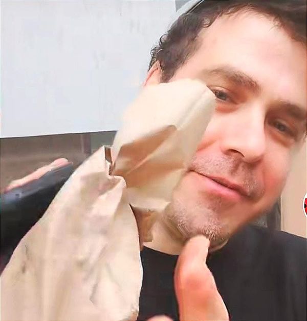 ¡CACHAN A JIMMY ÁLVAREZ COMIÉNDOSE UN VOLOVÁN DE JAIBA!