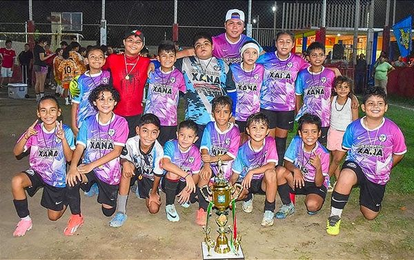 ¡DEPORTIVO XANA SIGUE LOGRANDO TÍTULOS EN LA SL! - *Subcampeón Tarimoya y tercer lugar La Pandilla