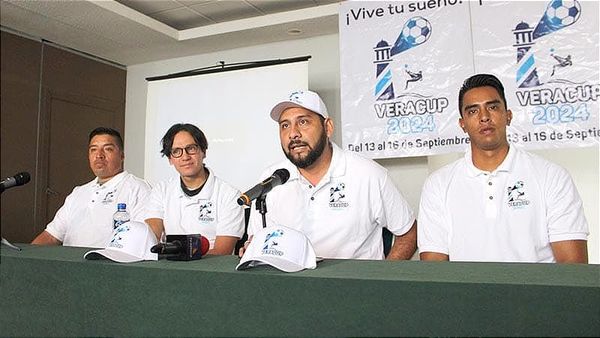 ¡ANDRÉS CHITIVA ENCABEZA CLÍNICA DE FÚTBOL EN VERACRUZ! - *Para septiembre estarán como visores del Pachuca en la Copa Veracup